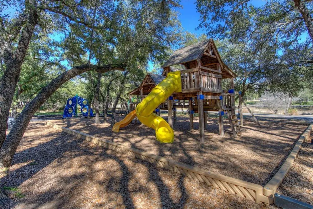 22108 Moulin Drive Briarcliff, TX 78669