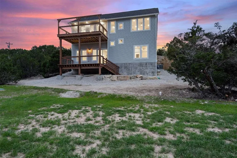 22108 Moulin Drive Briarcliff, TX 78669