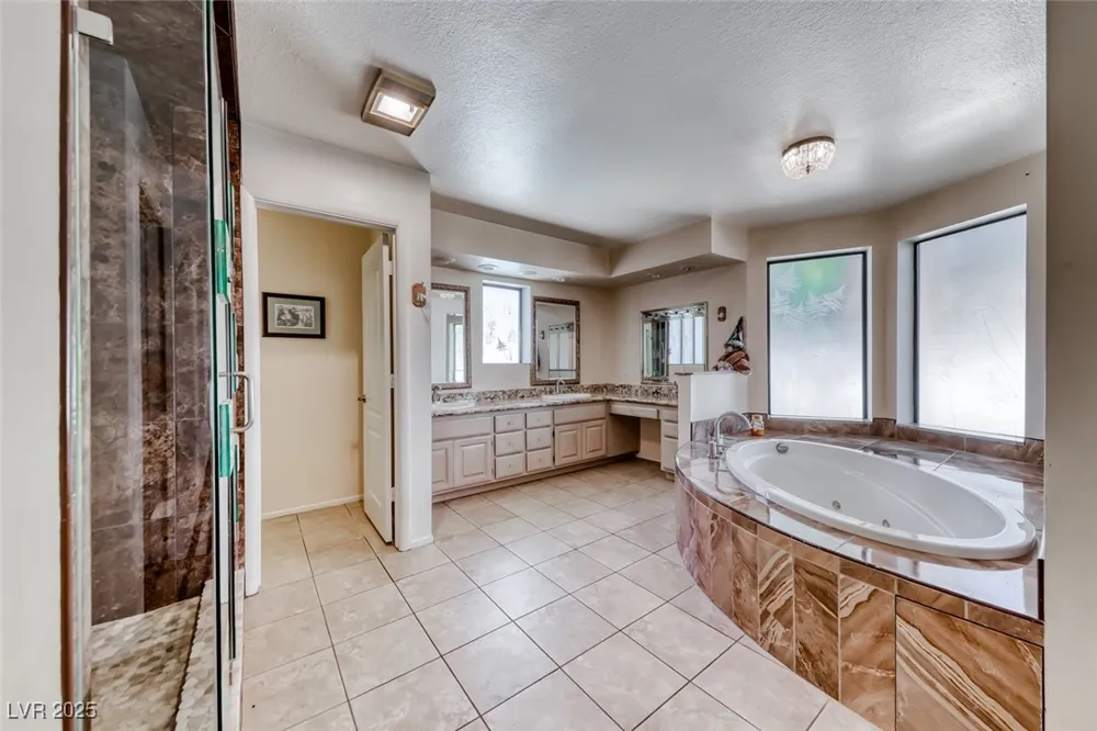 2504 Windjammer Way Las Vegas, NV 89107