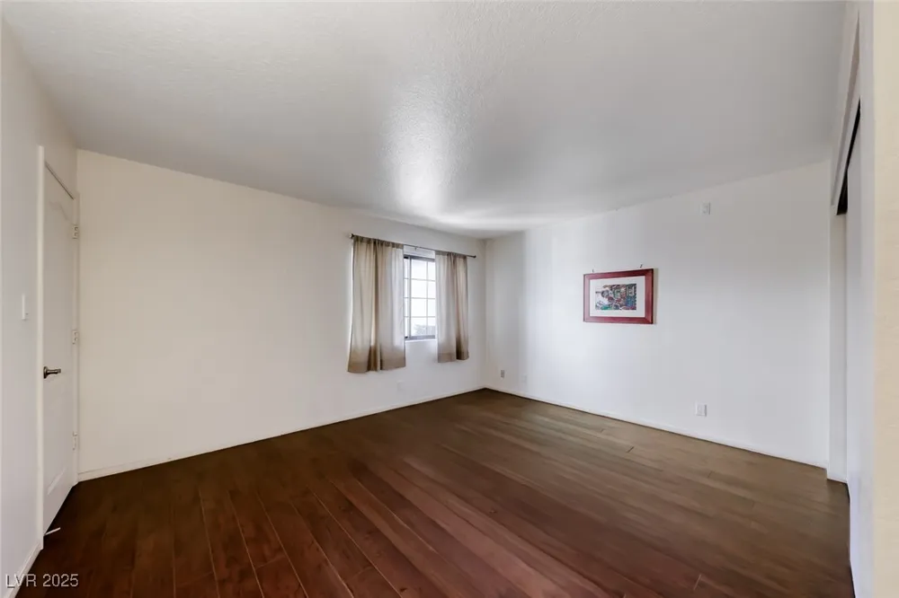 2504 Windjammer Way Las Vegas, NV 89107