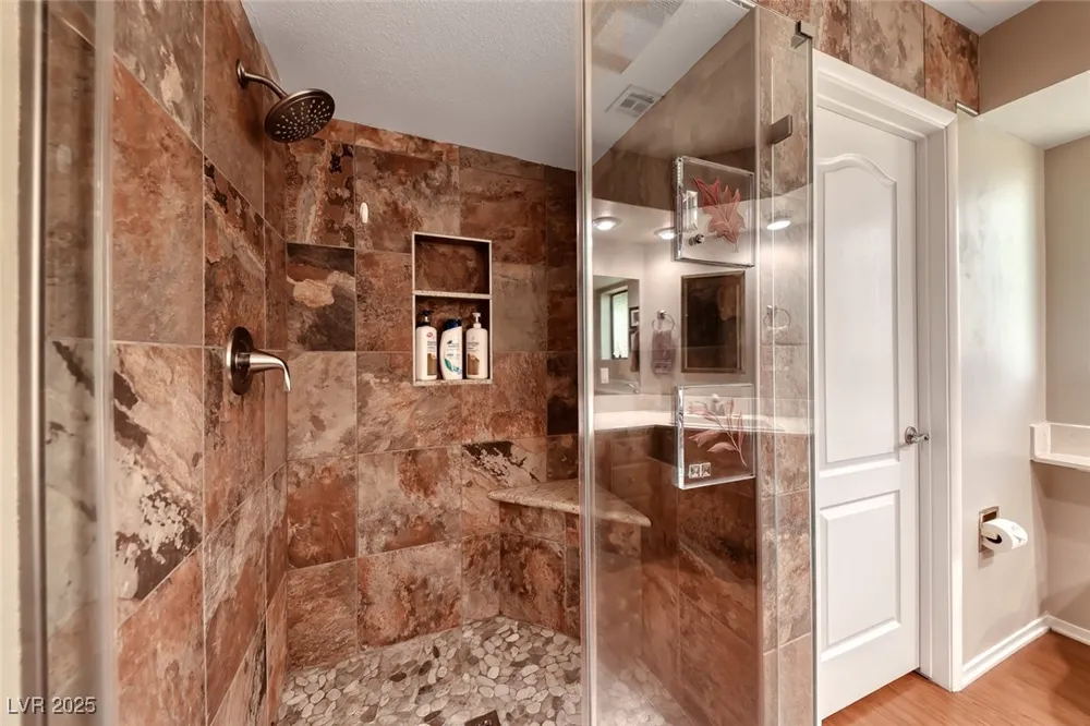 2504 Windjammer Way Las Vegas, NV 89107