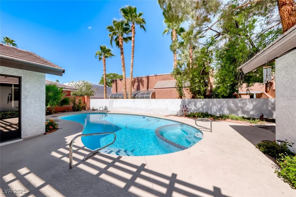 2504 Windjammer Way Las Vegas, NV 89107