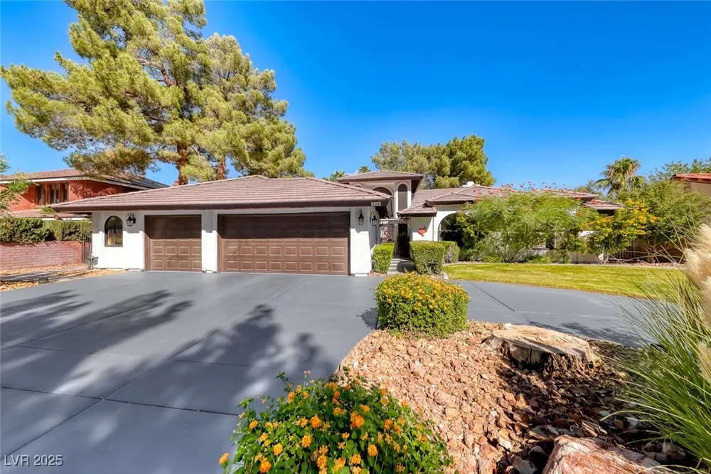 2504 Windjammer Way Las Vegas, NV 89107