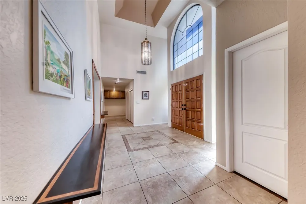 2504 Windjammer Way Las Vegas, NV 89107
