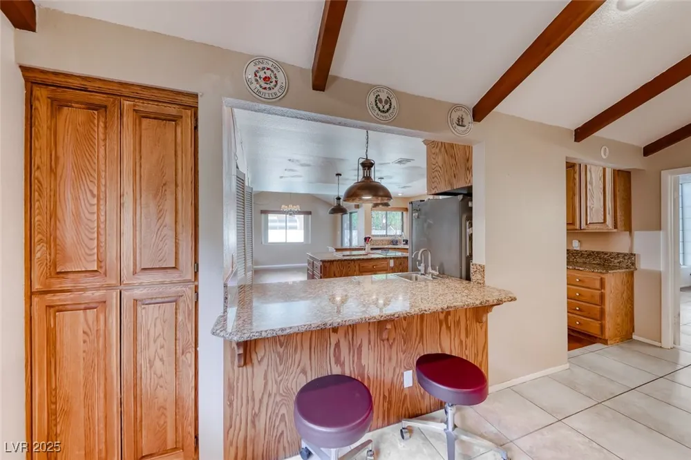 2504 Windjammer Way Las Vegas, NV 89107