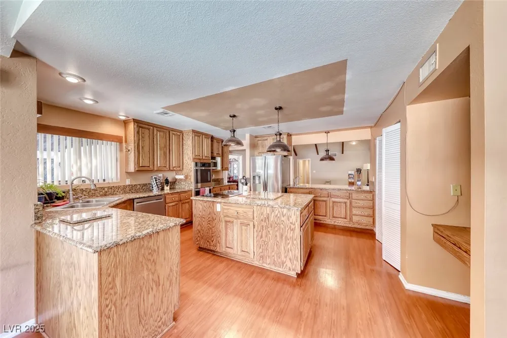 2504 Windjammer Way Las Vegas, NV 89107