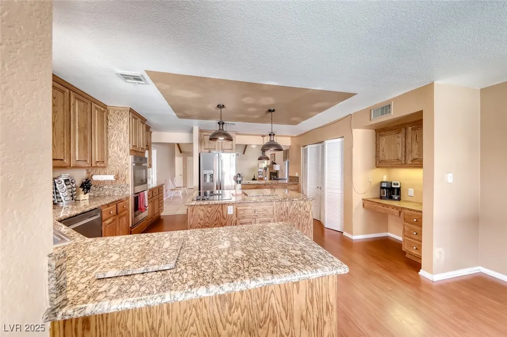 2504 Windjammer Way Las Vegas, NV 89107