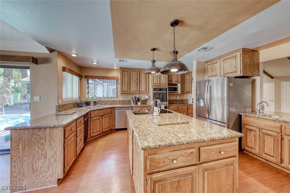 2504 Windjammer Way Las Vegas, NV 89107