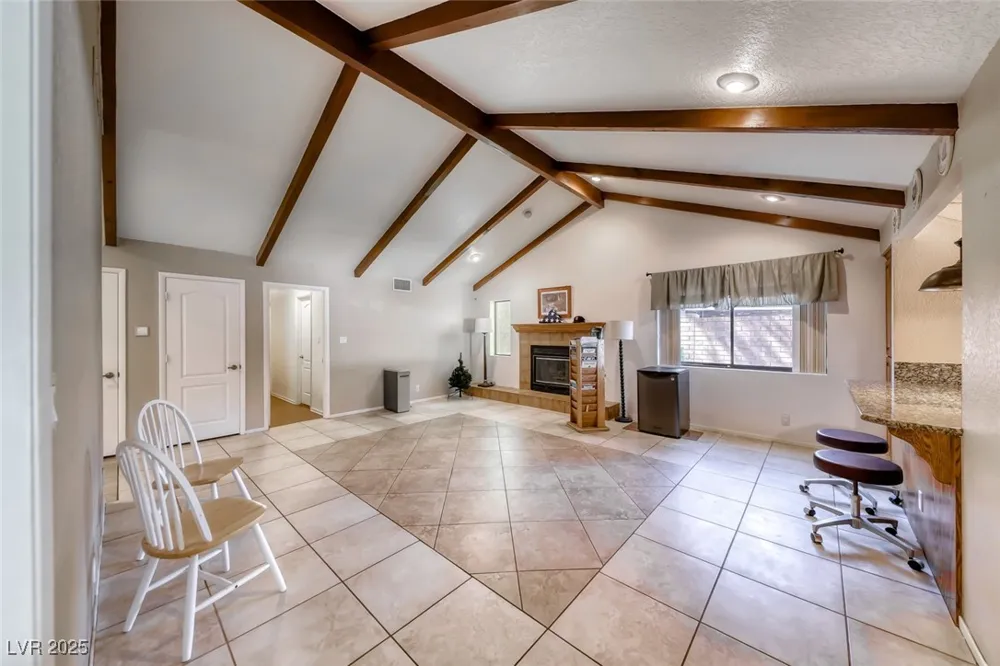 2504 Windjammer Way Las Vegas, NV 89107
