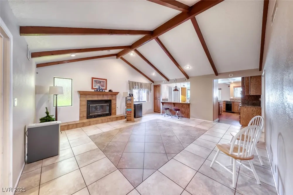 2504 Windjammer Way Las Vegas, NV 89107