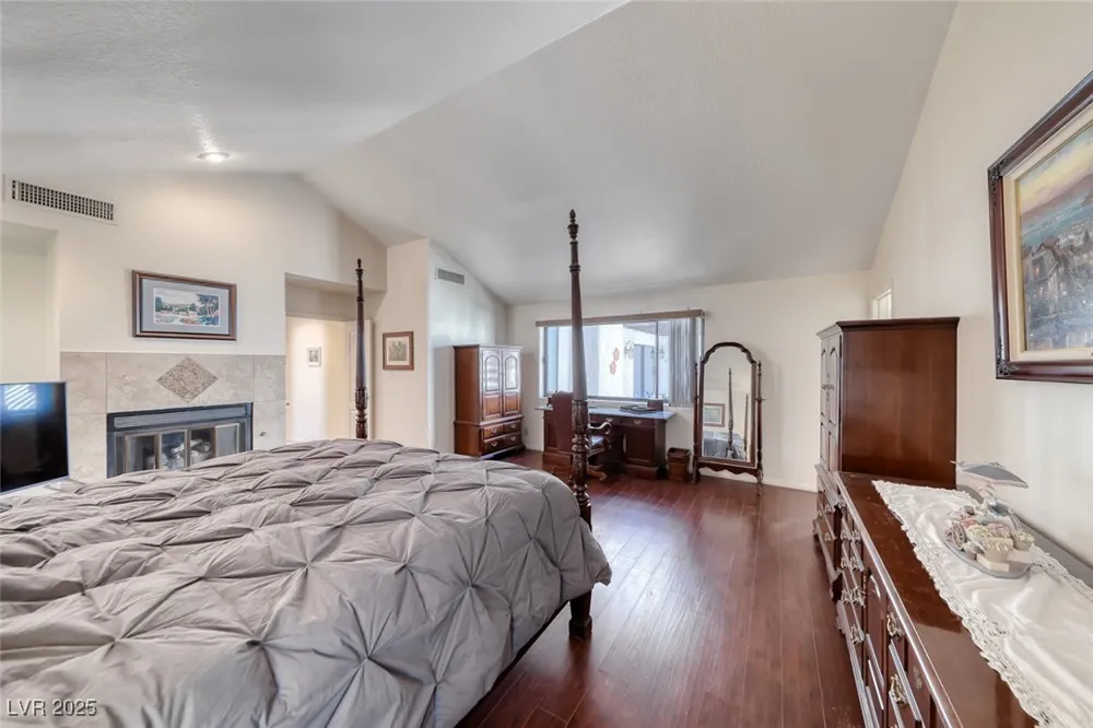 2504 Windjammer Way Las Vegas, NV 89107
