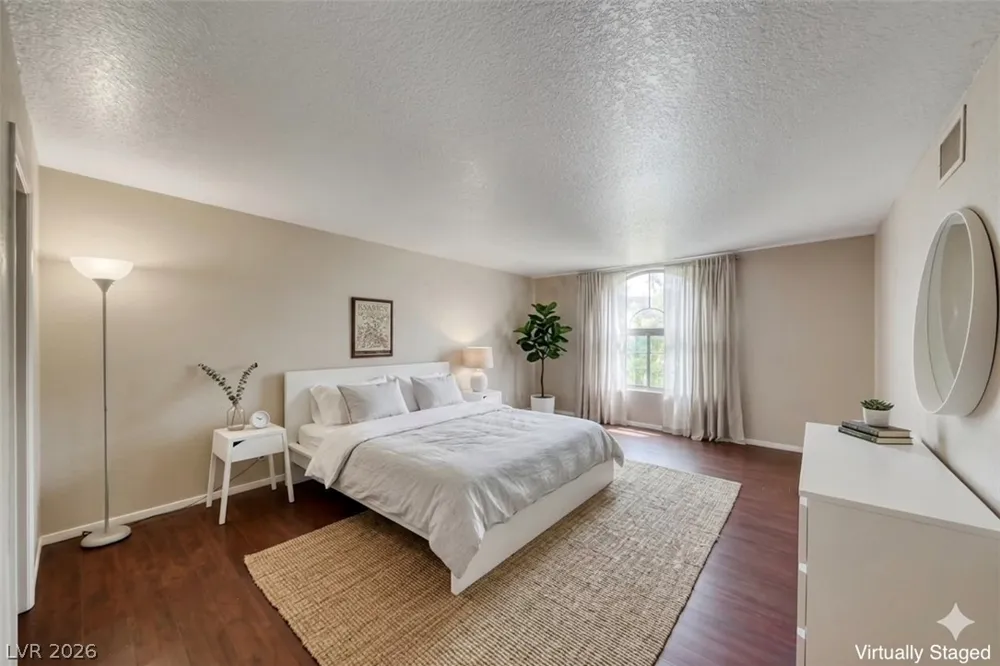 2504 Windjammer Way Las Vegas, NV 89107