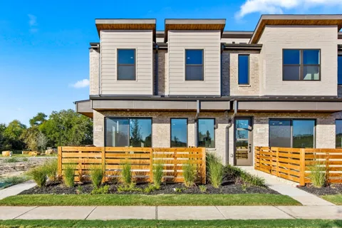 2028 Aldrich Mews