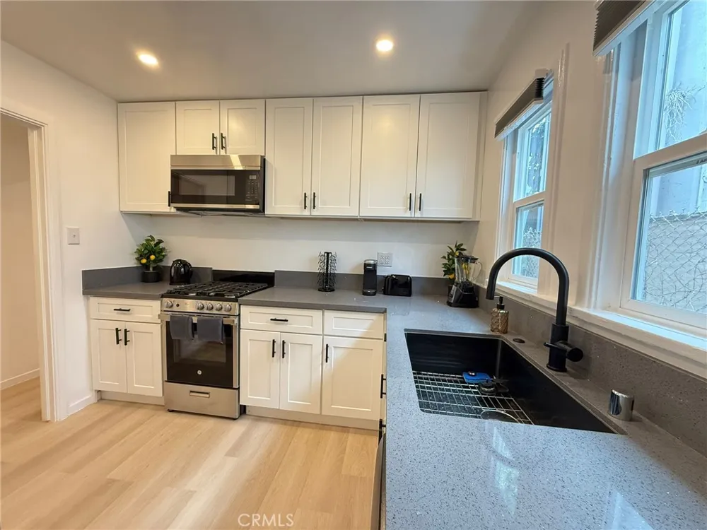 1123 Vista Street West Hollywood, CA 90046