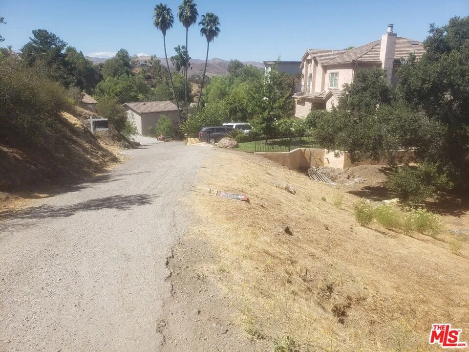 1 Canyon Way Agoura Hills, CA 91301