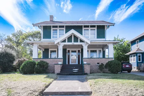 718 S Walnut Street