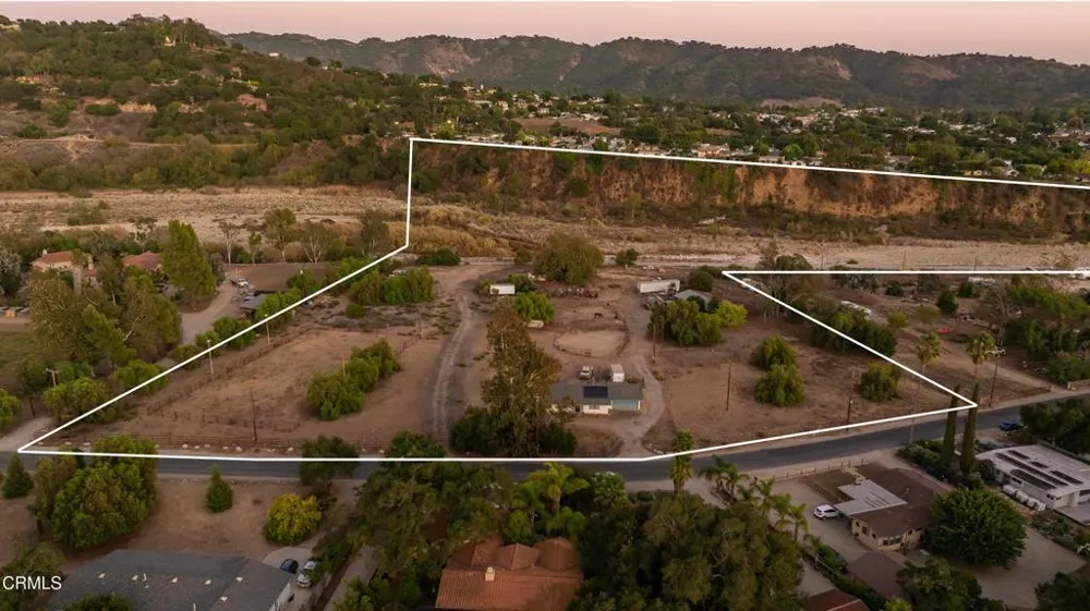 350 Riverside Road Oak View, CA 93022