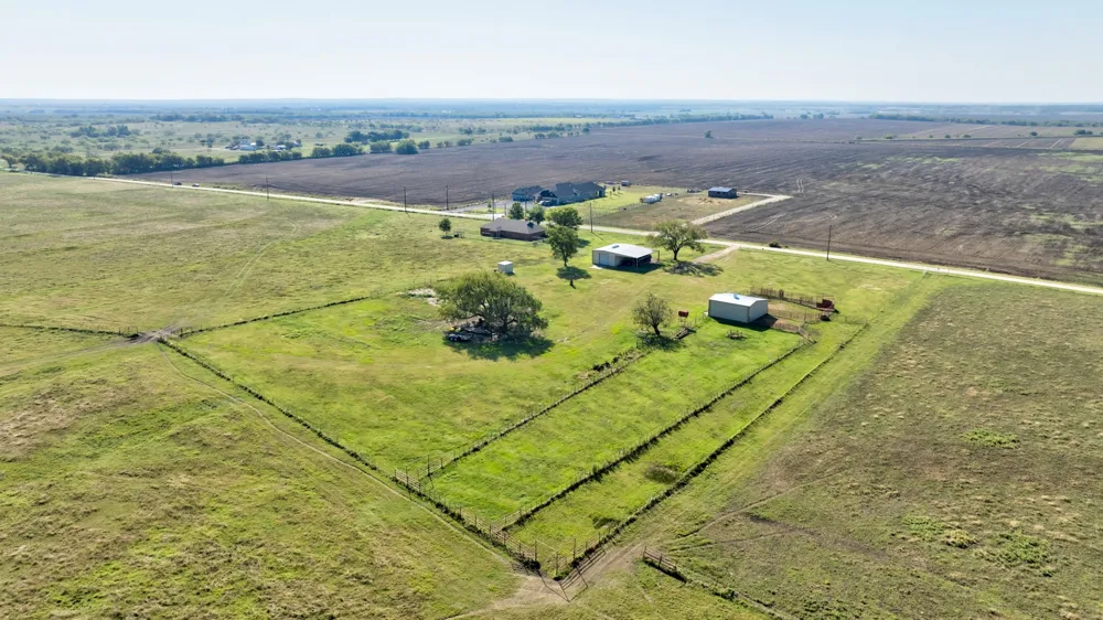 831 Baker Road Pilot Point, TX 76258