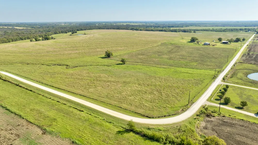 831 Baker Road Pilot Point, TX 76258