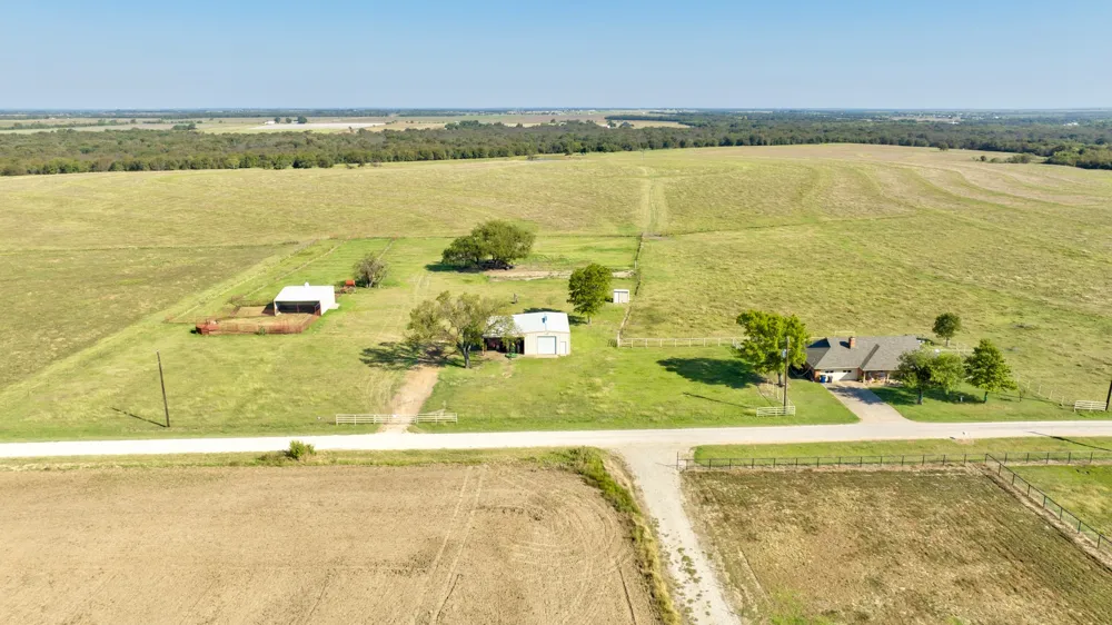 831 Baker Road Pilot Point, TX 76258