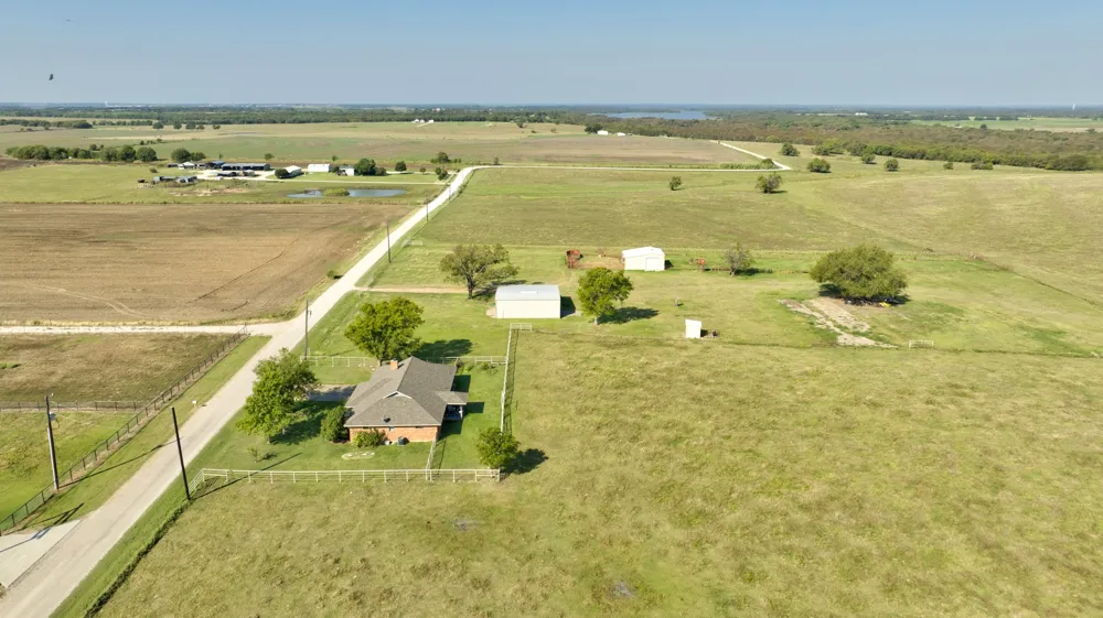 831 Baker Road Pilot Point, TX 76258