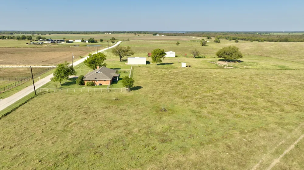 831 Baker Road Pilot Point, TX 76258