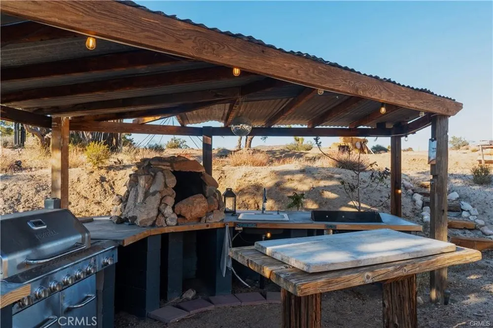 48317 Burns Canyon Pioneertown, CA 92268