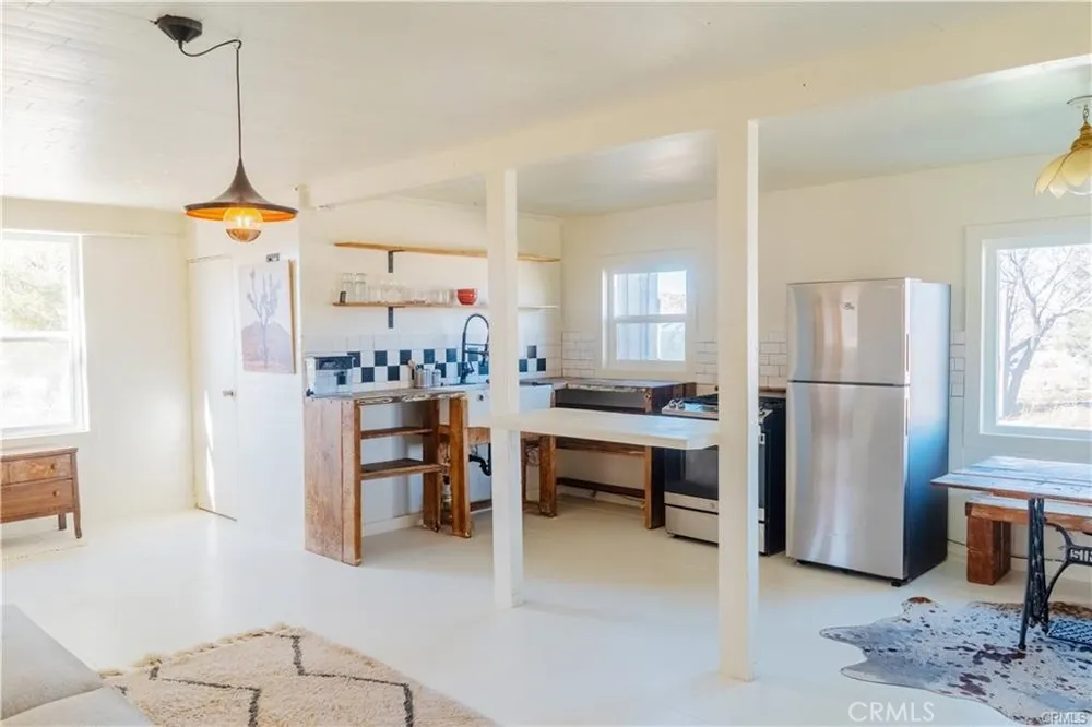 48317 Burns Canyon Pioneertown, CA 92268