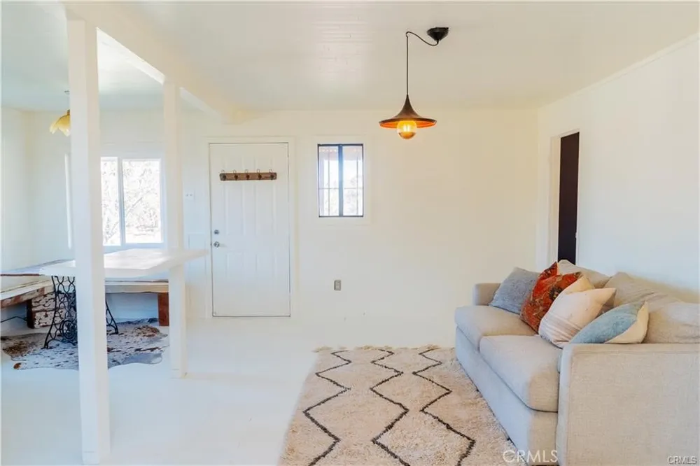 48317 Burns Canyon Pioneertown, CA 92268