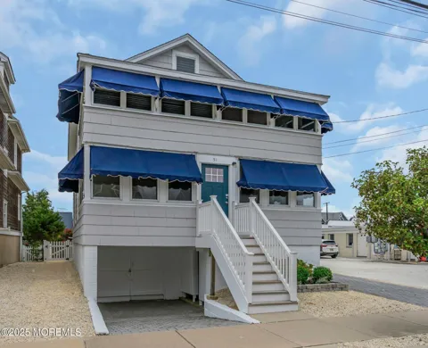 51 3rd Avenue #SUMMER WEEKLY RENTAL