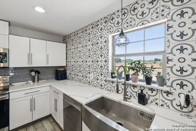 2355 Stuart Rd Adkins, TX 78101