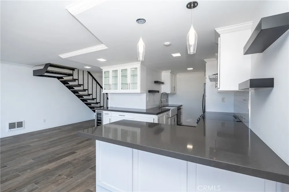 531 Esplanade #713 Redondo Beach, CA 90277