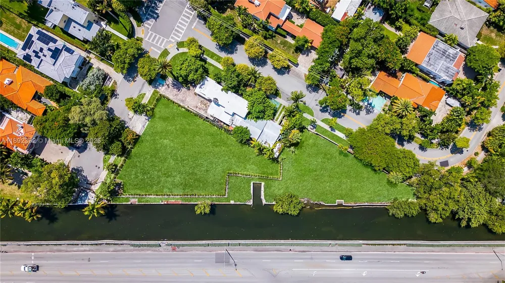 1800 Michigan Ave Miami Beach, FL 33139