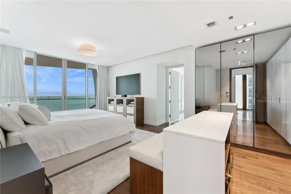 16901 Collins Ave #805 Sunny Isles Beach, FL 33160