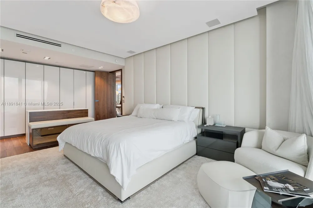 16901 Collins Ave #805 Sunny Isles Beach, FL 33160