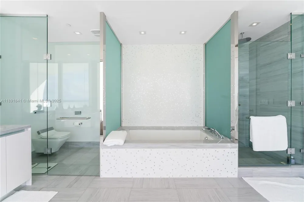 16901 Collins Ave #805 Sunny Isles Beach, FL 33160