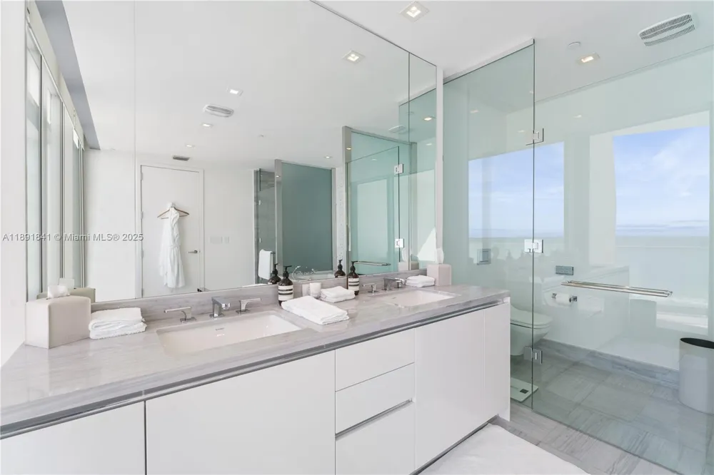 16901 Collins Ave #805 Sunny Isles Beach, FL 33160