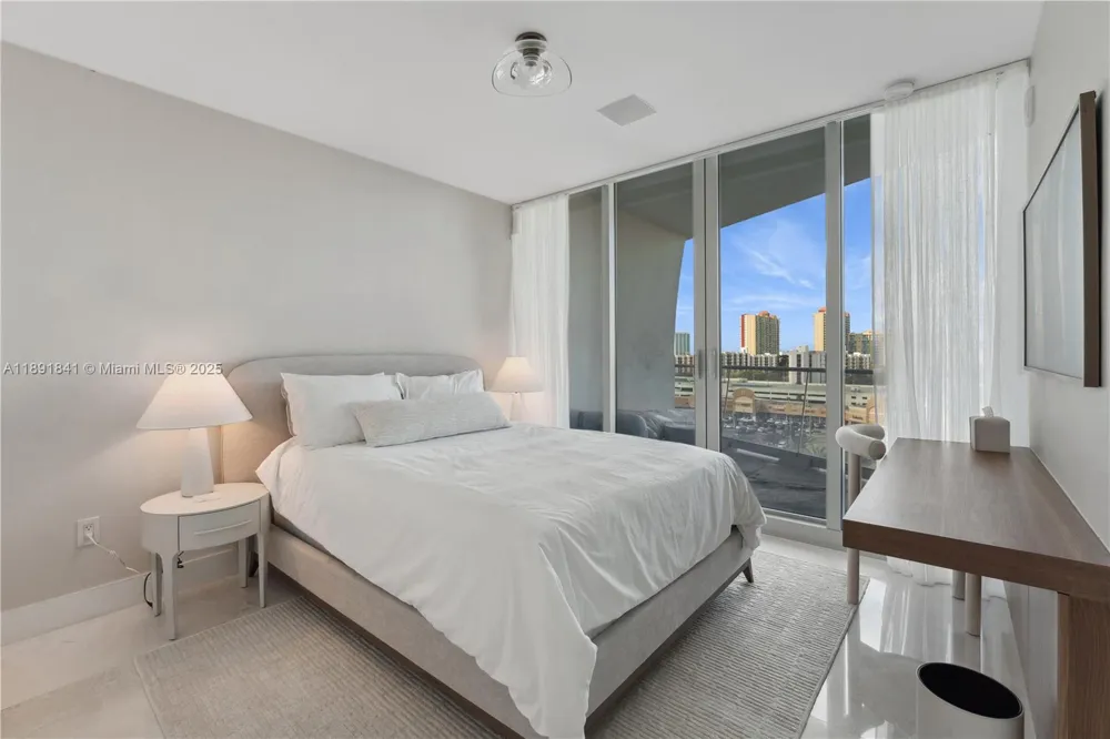 16901 Collins Ave #805 Sunny Isles Beach, FL 33160