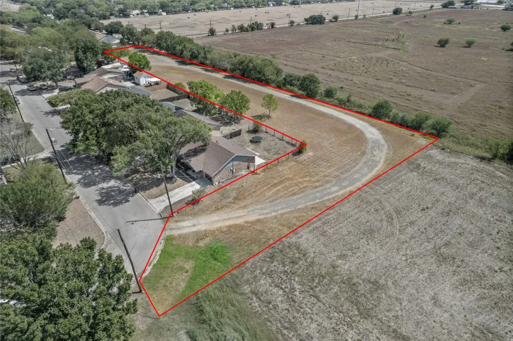 1508 Pendergrass Street Lockhart, TX 78644