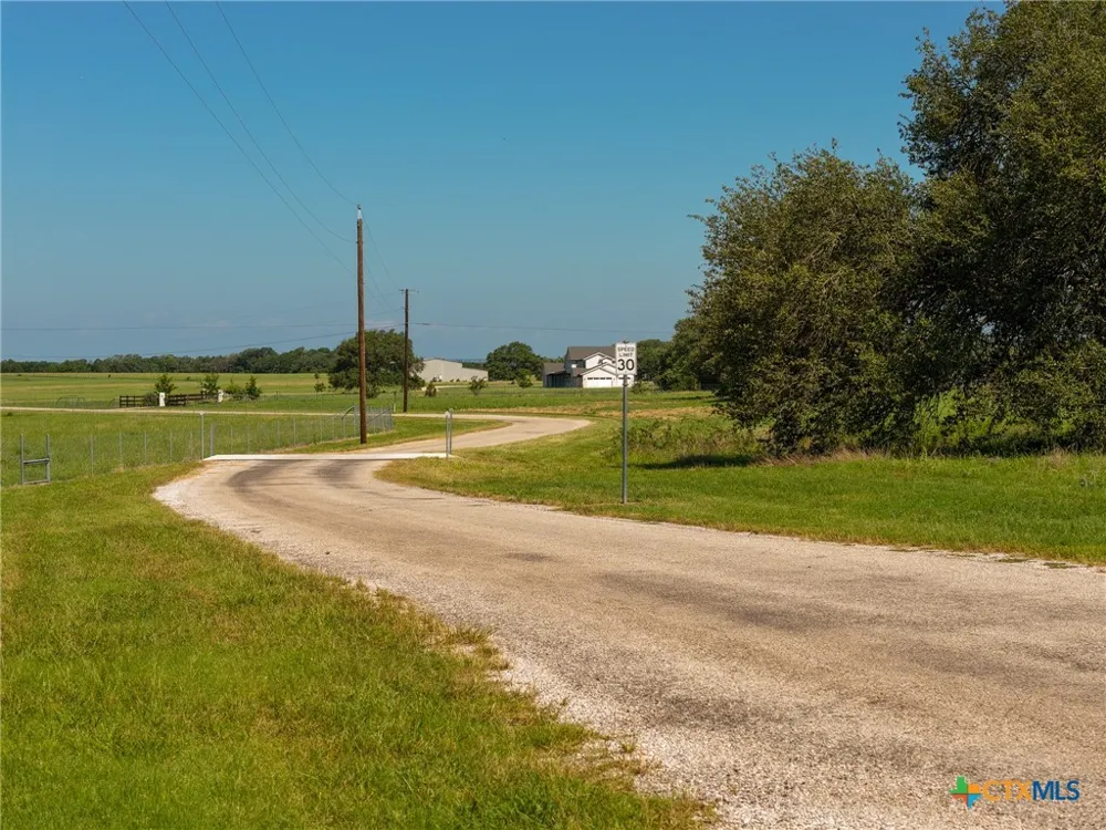 721 Branch Rd Seguin, TX 78155