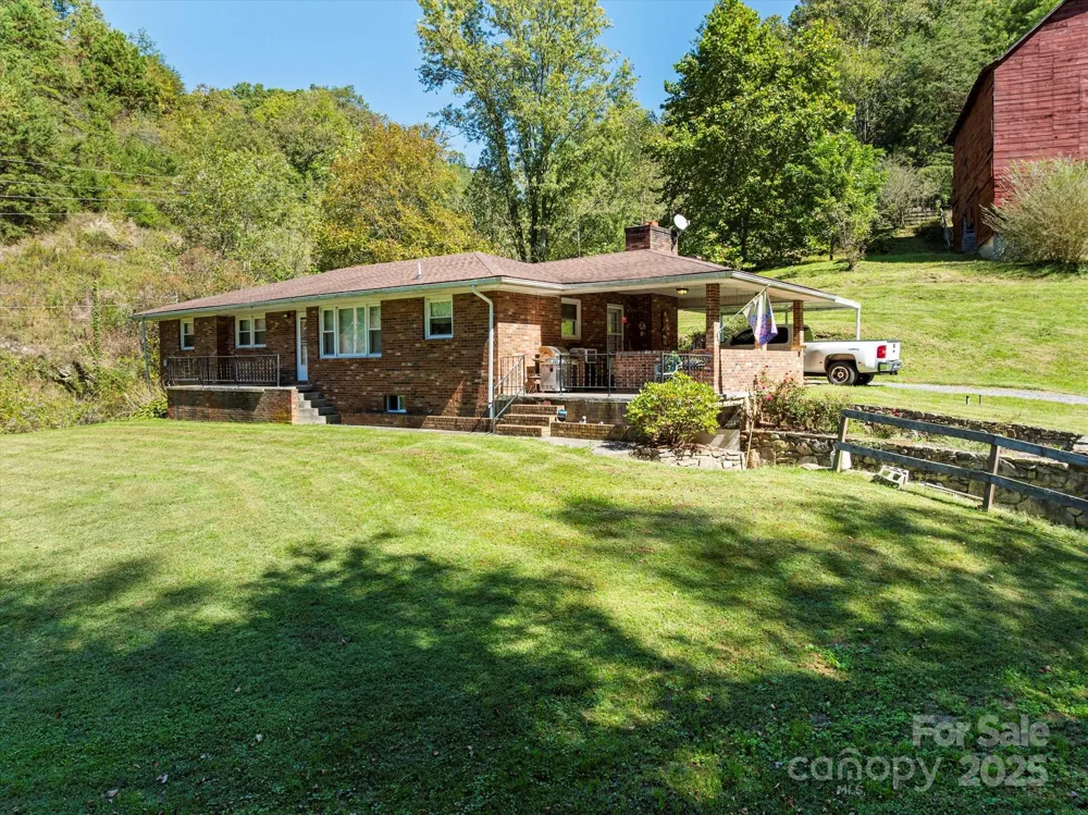 1623 Ammons Branch Road Marshall, NC 28753