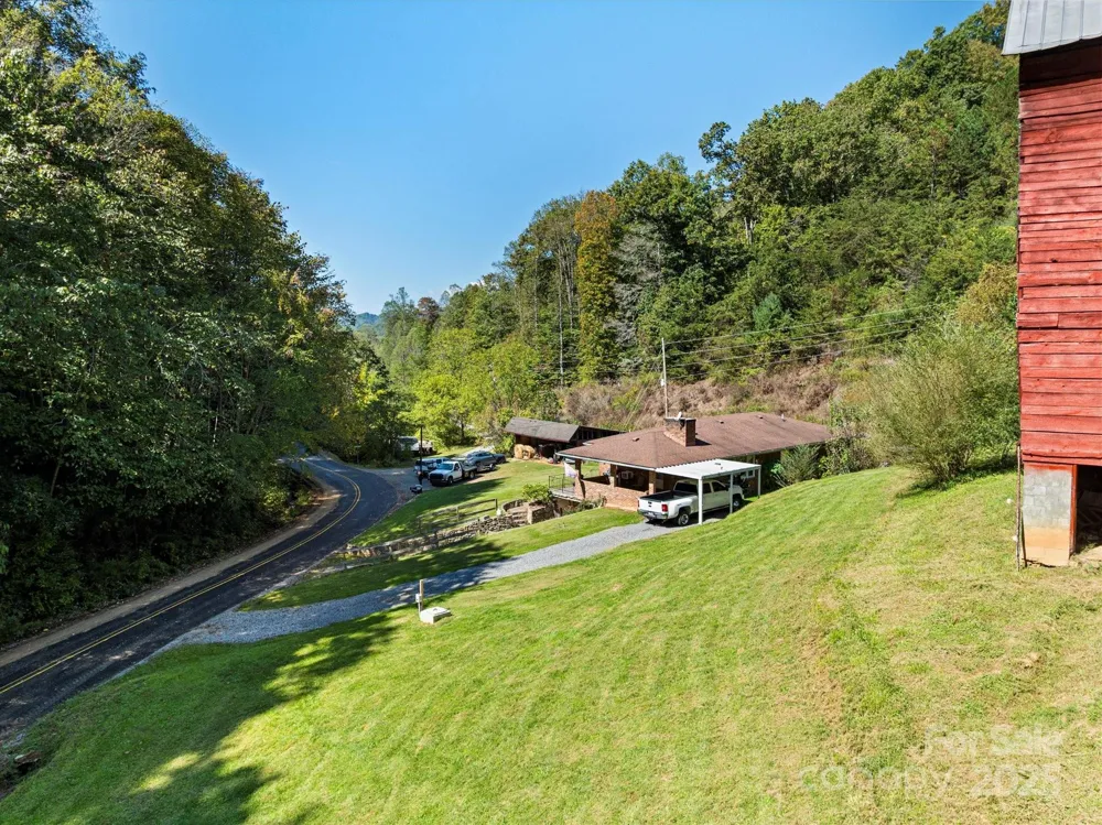 1623 Ammons Branch Road Marshall, NC 28753
