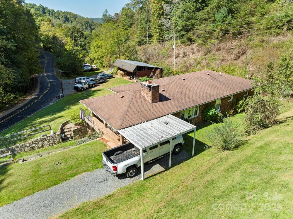 1623 Ammons Branch Road Marshall, NC 28753