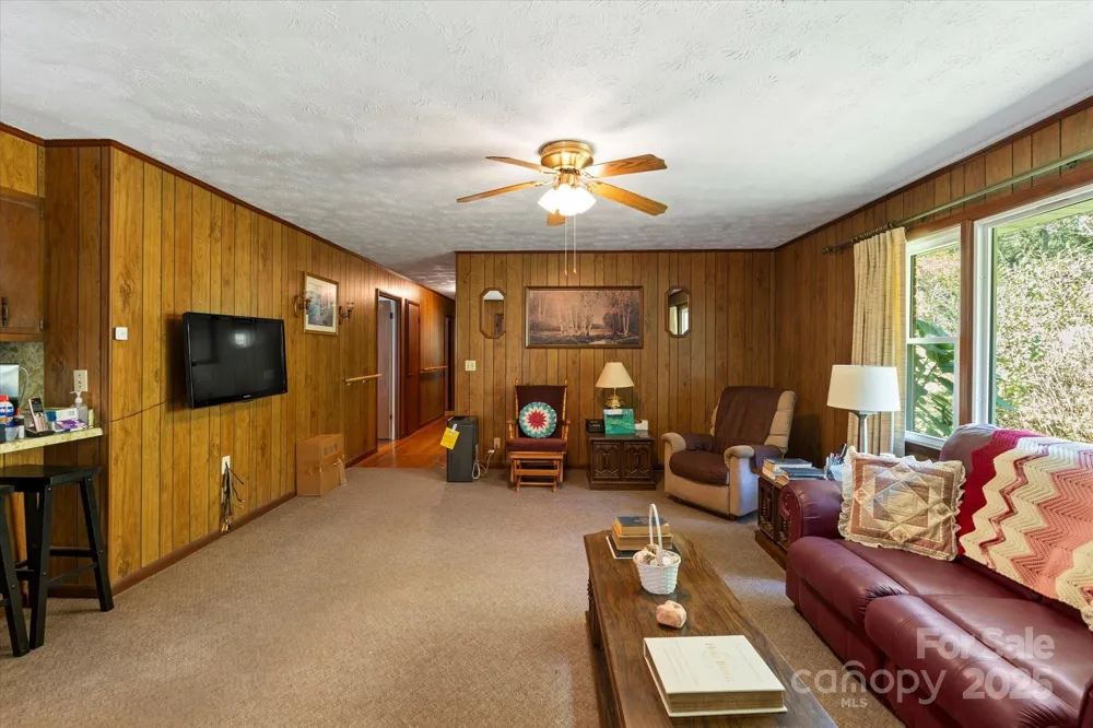 1623 Ammons Branch Road Marshall, NC 28753