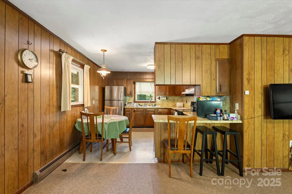 1623 Ammons Branch Road Marshall, NC 28753