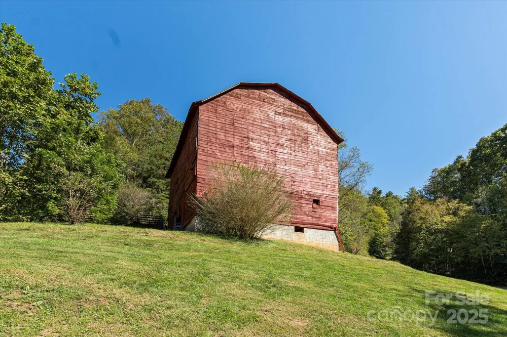 1623 Ammons Branch Road Marshall, NC 28753