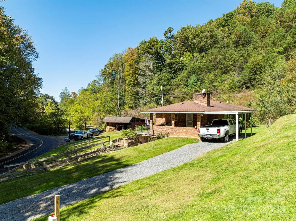 1623 Ammons Branch Road Marshall, NC 28753