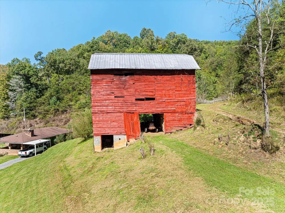 1623 Ammons Branch Road Marshall, NC 28753