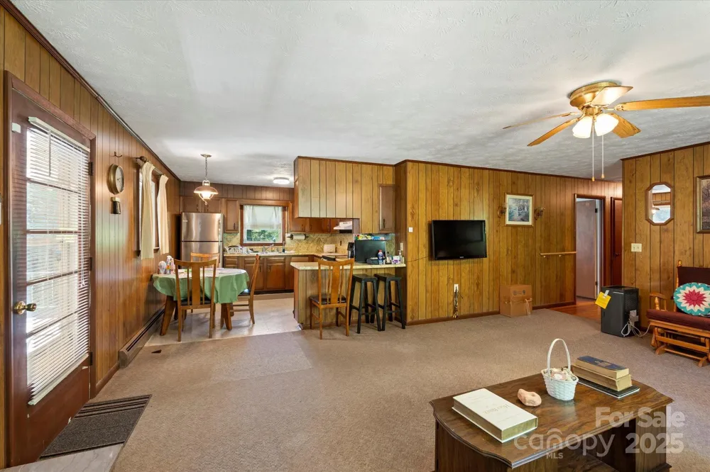 1623 Ammons Branch Road Marshall, NC 28753