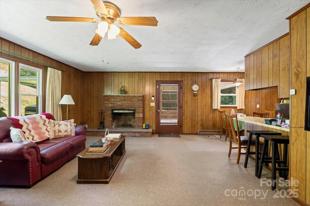 1623 Ammons Branch Road Marshall, NC 28753